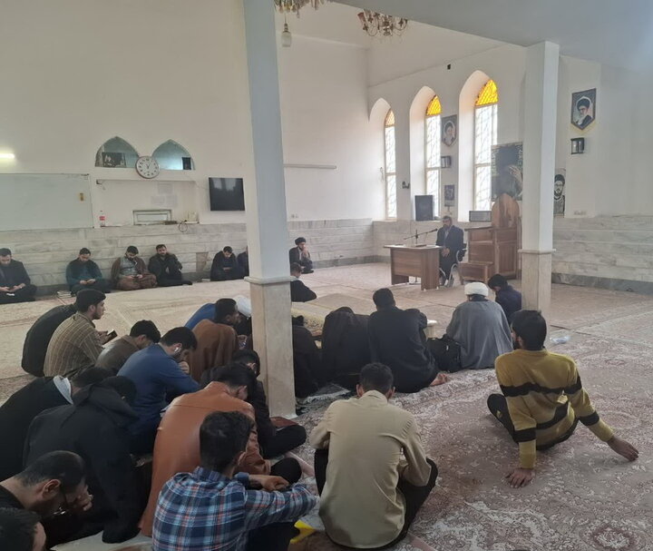 تصاویر/ گفتمان «تمدن نوین اسلامی و نقش طلاب تمدن‌ساز» مدارس علمیه کاشان