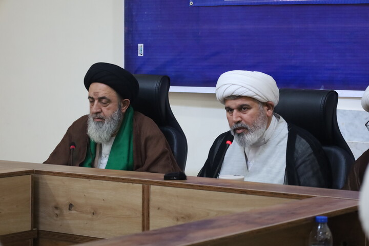 تصاویر/ نشست هم اندیشی روحانیون شاغل در صنایع استان هرمزگان با حضور معاون تبلیغ حوزه‌های علمیه