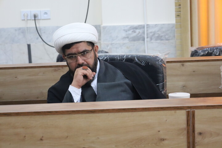 تصاویر/ نشست هم اندیشی روحانیون شاغل در صنایع استان هرمزگان با حضور معاون تبلیغ حوزه‌های علمیه