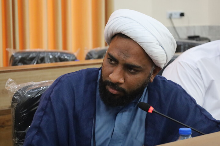 تصاویر/ نشست هم اندیشی روحانیون شاغل در صنایع استان هرمزگان با حضور معاون تبلیغ حوزه‌های علمیه