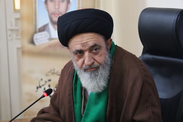 تصاویر/ نشست هم اندیشی روحانیون شاغل در صنایع استان هرمزگان با حضور معاون تبلیغ حوزه‌های علمیه