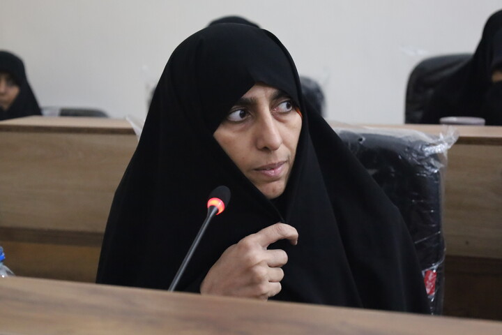 تصاویر/ نشست هم اندیشی روحانیون شاغل در آموزش و پرورش با حضور معاون تبلیغ حوزه‌های علمیه