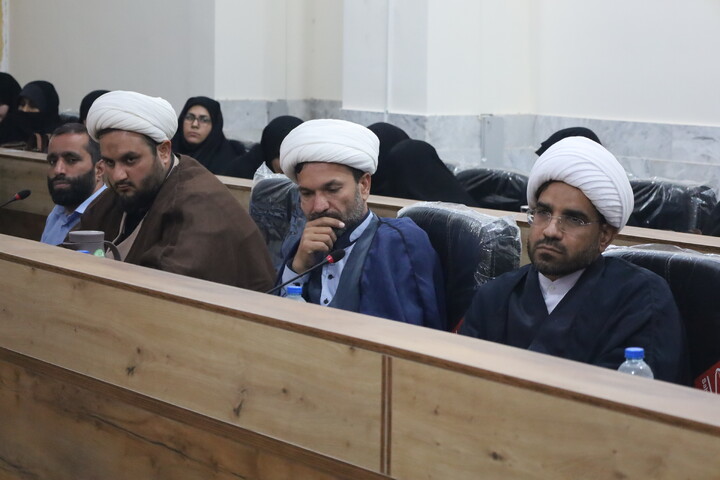 تصاویر/ نشست هم اندیشی روحانیون شاغل در آموزش و پرورش با حضور معاون تبلیغ حوزه‌های علمیه