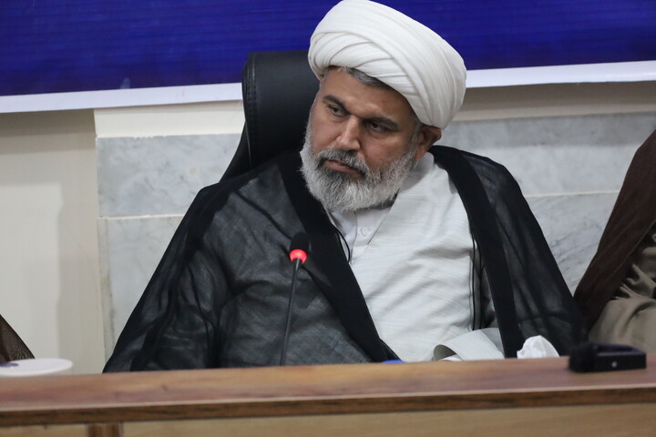 تصاویر/ نشست هم اندیشی روحانیون شاغل در آموزش و پرورش با حضور معاون تبلیغ حوزه‌های علمیه