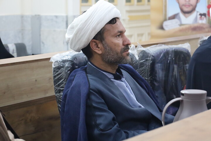 تصاویر/ نشست هم اندیشی روحانیون شاغل در آموزش و پرورش با حضور معاون تبلیغ حوزه‌های علمیه