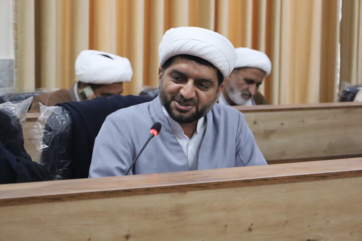 تصاویر/ نشست هم اندیشی روحانیون شاغل در آموزش و پرورش با حضور معاون تبلیغ حوزه‌های علمیه