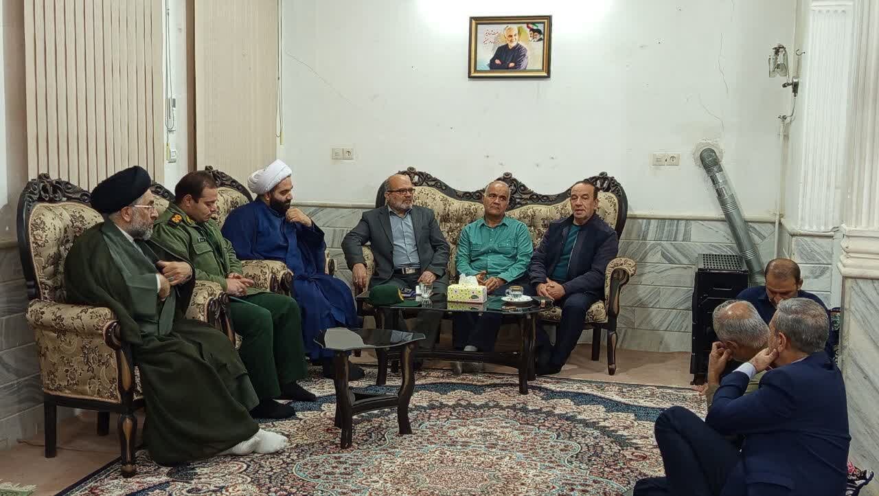 کرامات شهدا نشاندهنده حیات جاودانه آنان است+عکس