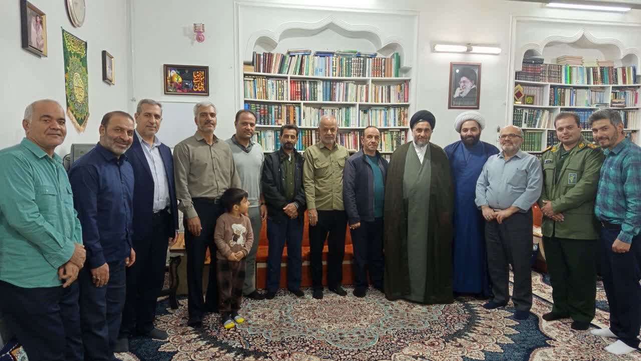 کرامات شهدا نشان‌دهنده حیات جاودانه آنان است+عکس