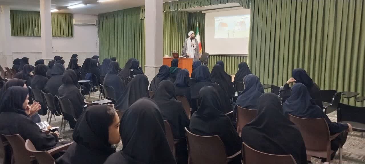 بازدید دانش آموزان دختر از مرکز ملی پاسخگویی به سوالات دینی + عکس