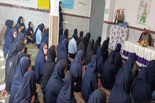 یاد خدا و اُنس با قرآن آغاز فعالیت‌های روزانه دانش آموزان باشد