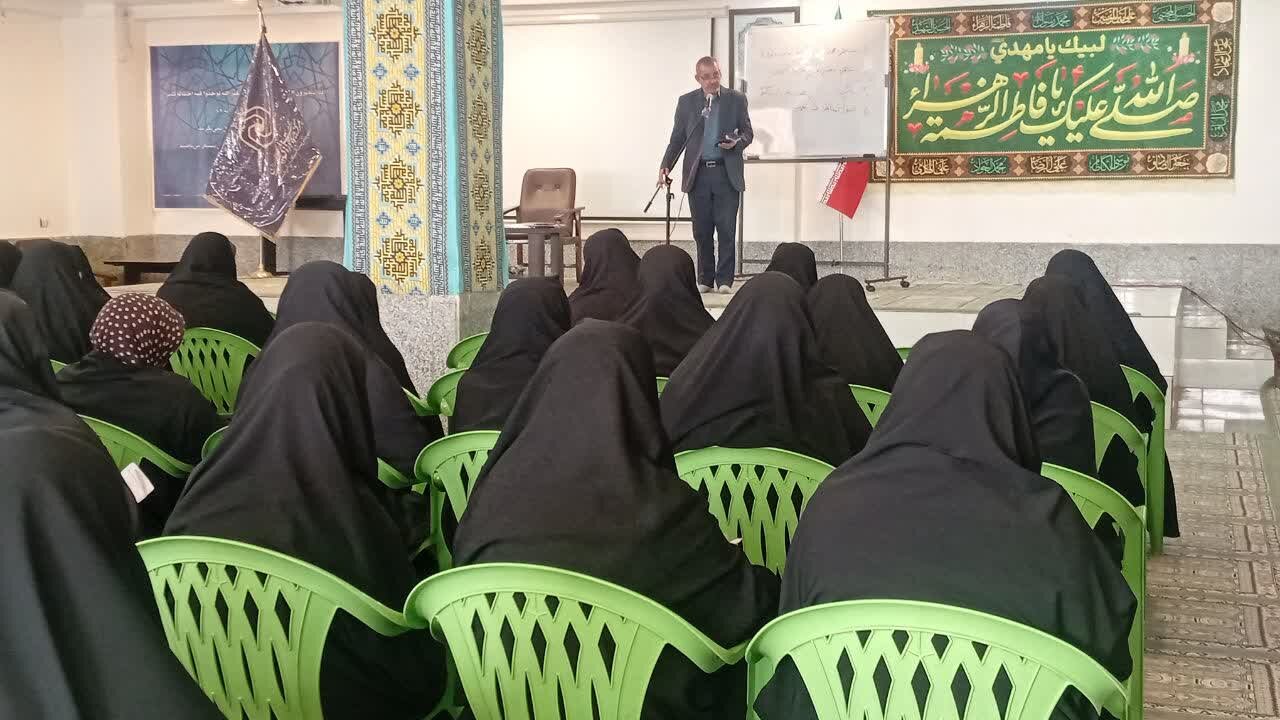 تصاویر/ نشست علمی-پژوهشی در مدرسه علمیه تخصصی حضرت زینب کبری(س) رفسنجان