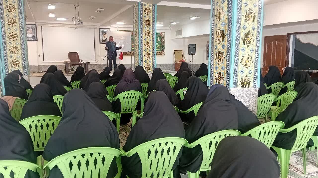 تصاویر/ نشست علمی-پژوهشی در مدرسه علمیه تخصصی حضرت زینب کبری(س) رفسنجان