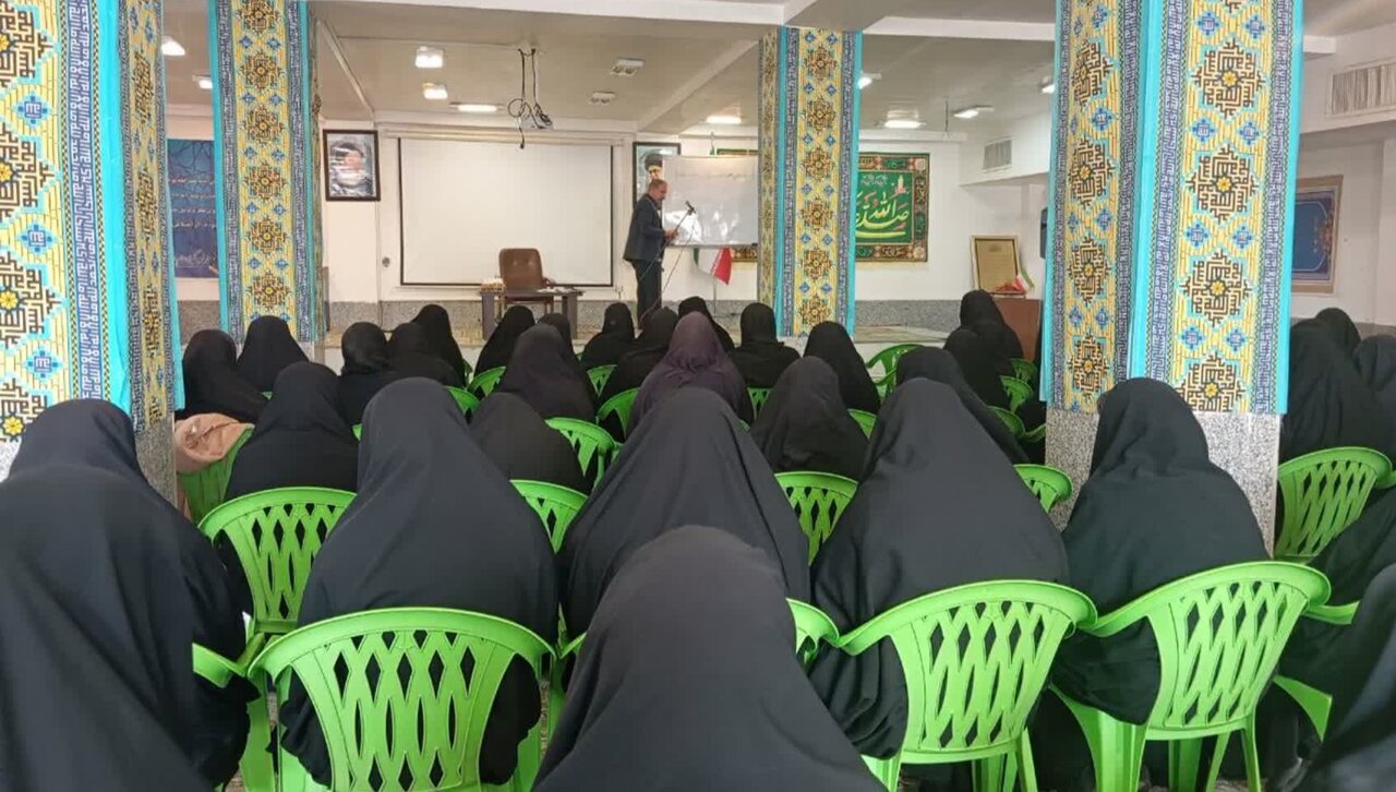 تصاویر/ نشست علمی-پژوهشی در مدرسه علمیه تخصصی حضرت زینب کبری(س) رفسنجان