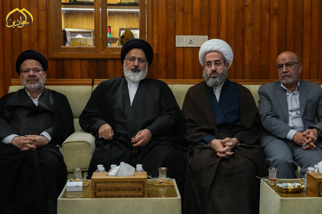 وفد الفضلاء المشارك في مؤتمر الميرزا النائيني في ضيافة الإمامين الكاظمين "عليهما السلام" + صور