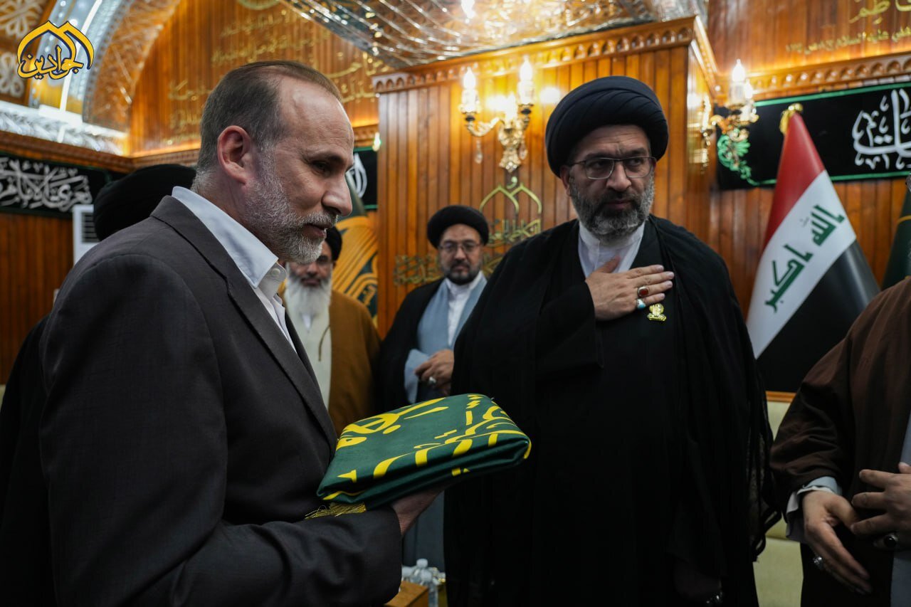 وفد الفضلاء المشارك في مؤتمر الميرزا النائيني في ضيافة الإمامين الكاظمين "عليهما السلام" + صور