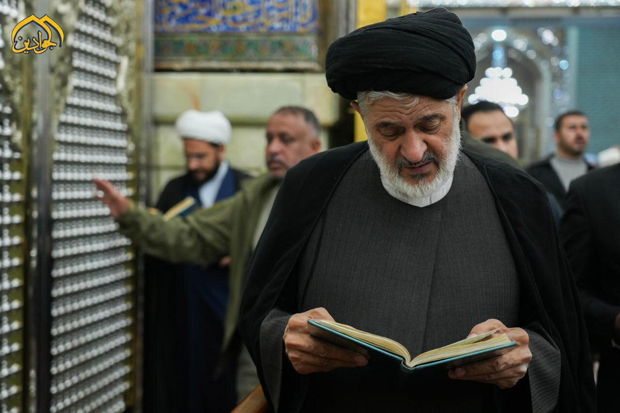 وفد الفضلاء المشارك في مؤتمر الميرزا النائيني في ضيافة الإمامين الكاظمين "عليهما السلام" + صور