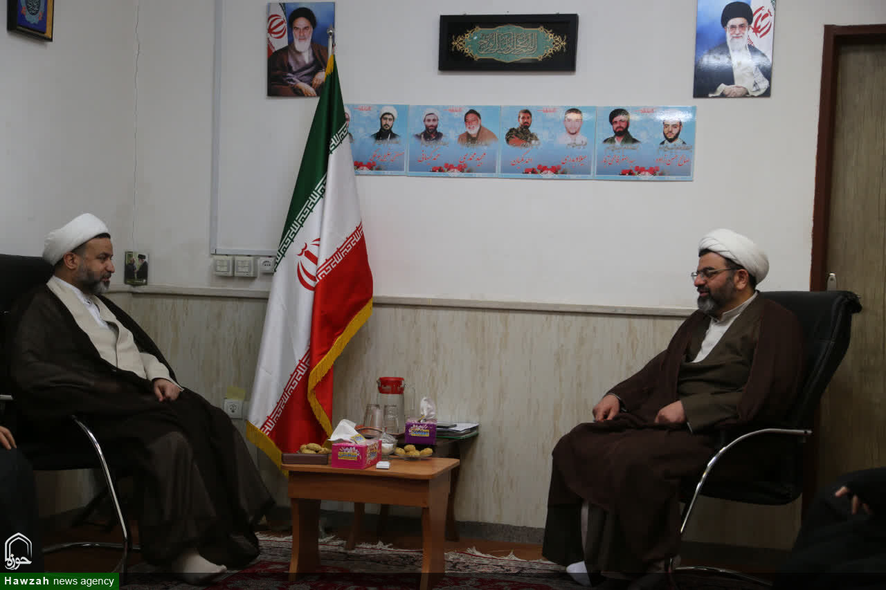 تصاویر/ دیدار مسئول دفتر نمایندگی شورای سیاست گذاری ائمه جمعه در استان خوزستان با مدیر حوزه علمیه استان