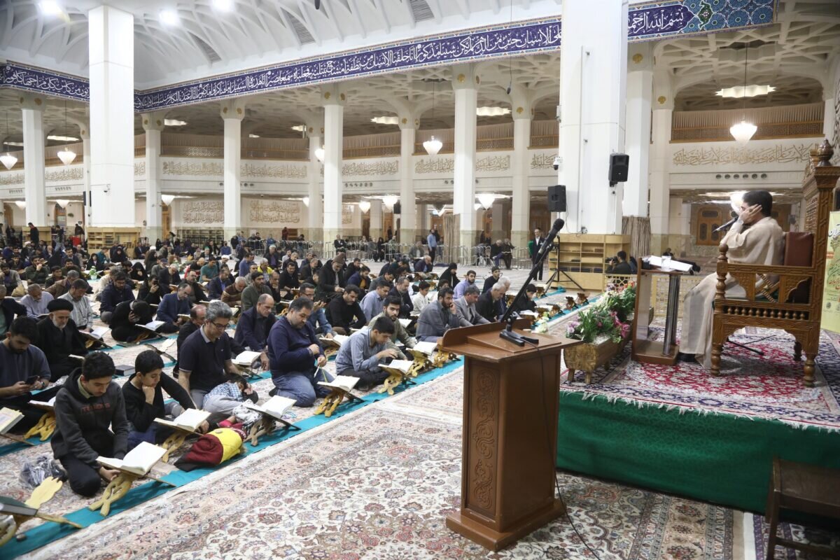 برگزاری کرسی تلاوت فاطمی در حرم مطهر بانوی کرامت + تصاویر