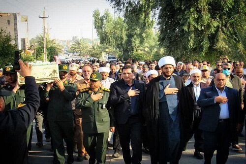 پیکر مطهر شهید گمنام دفاع مقدس در مرز خسروی تشییع و به خاک سپرده شد