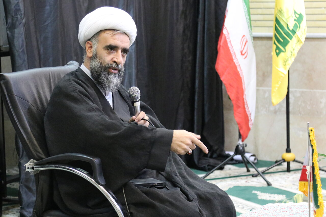 امید دادن به دشمن، بزرگ‌ترین گناه و ضربه به منافع ملی است