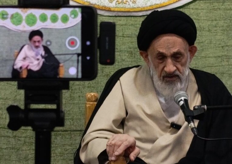 Ayatullah Hasyimi-‘Aliya Tekankan Pentingnya Kesucian dan Semangat Luhur bagi Santri