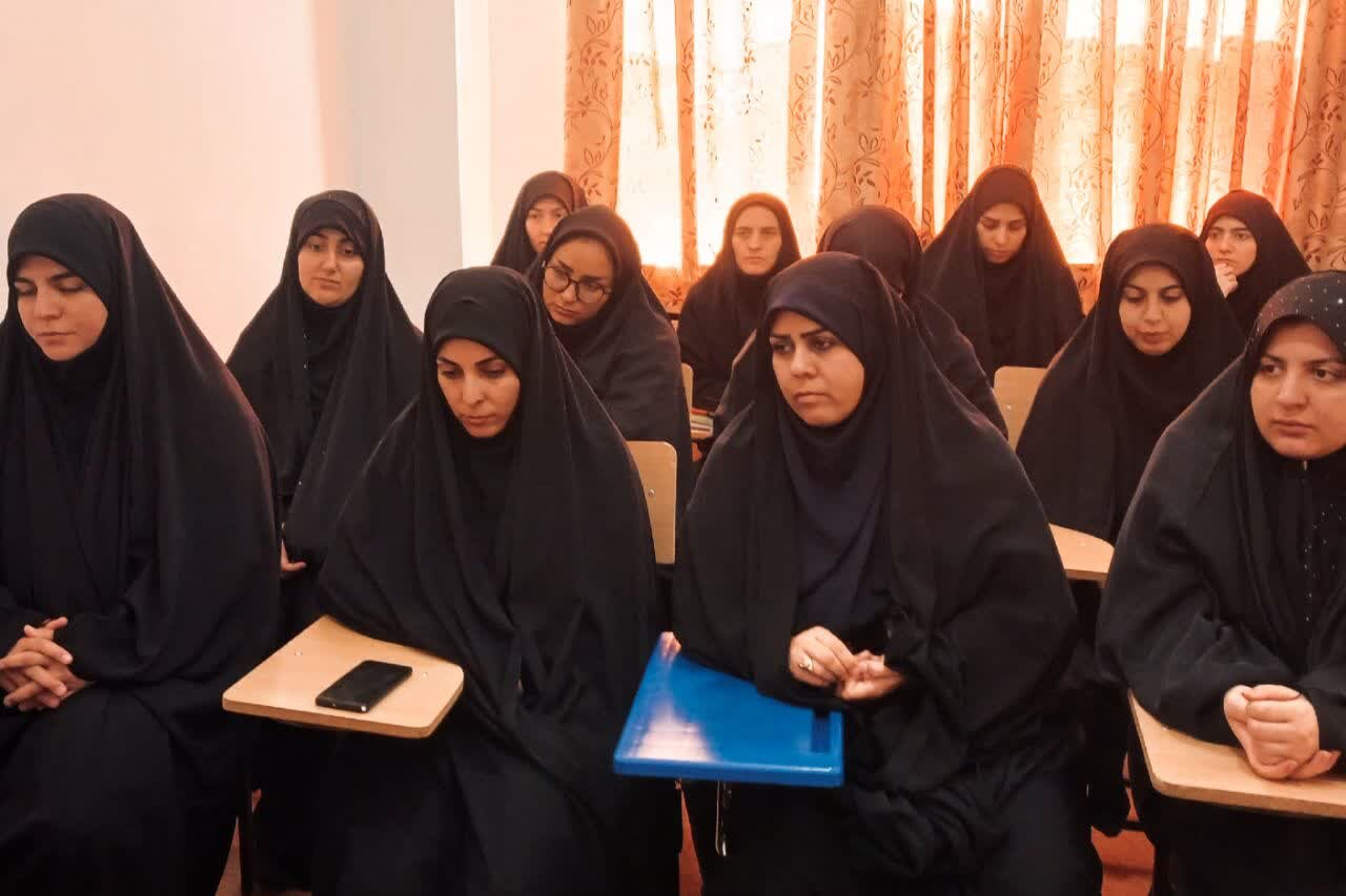 تحقیر همسر در مقابل فرزندان بهطور مطلق ممنوع است