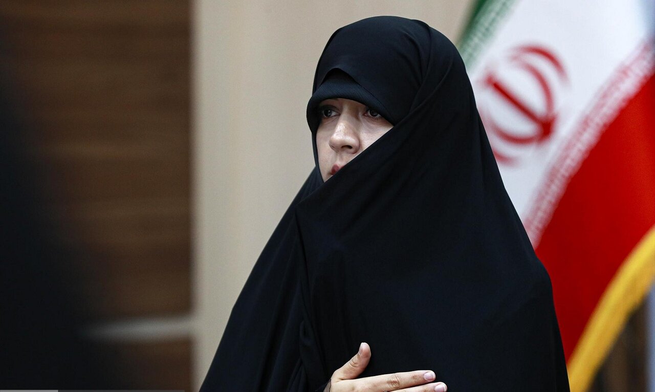 «بانوی ایرانی؛ مظهر نجابت و الگوی مقاومت» شعار محوری هفته بزرگداشت مقام زن شد