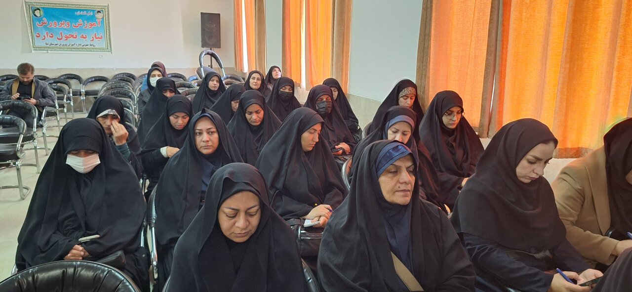 همایش توانمندسازی مربیان پرورشی شهرستان دنا