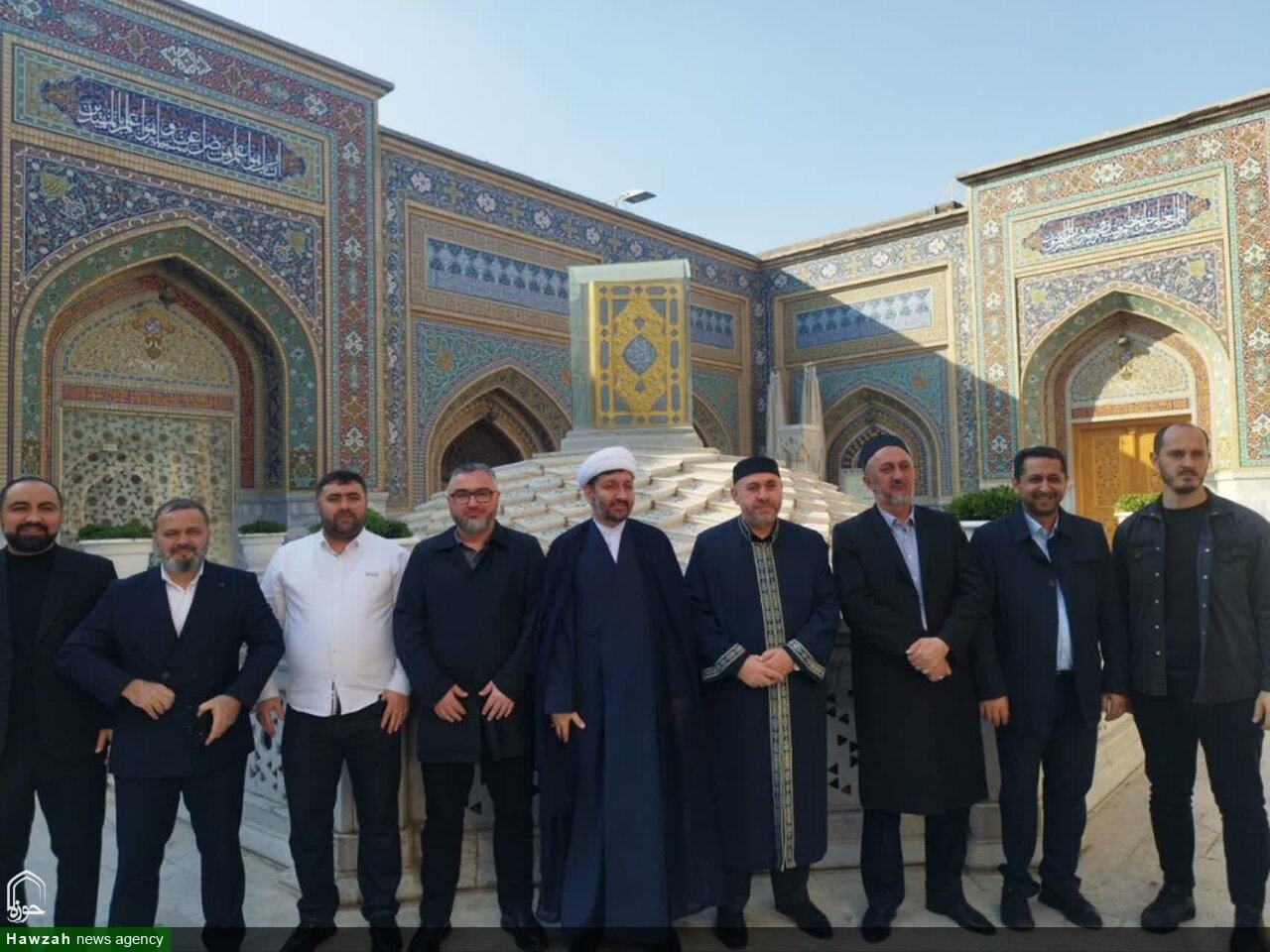هیئتی از علمای شیعه و سنی گرجستان به حرم امام رضا(ع) مشرف شدند
