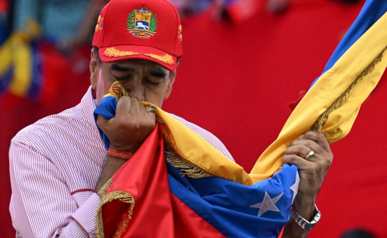 مادورو: لدينا 200 ألف عسكري جاهزين للقتال دفاعاً عن سيادة فنزويلا