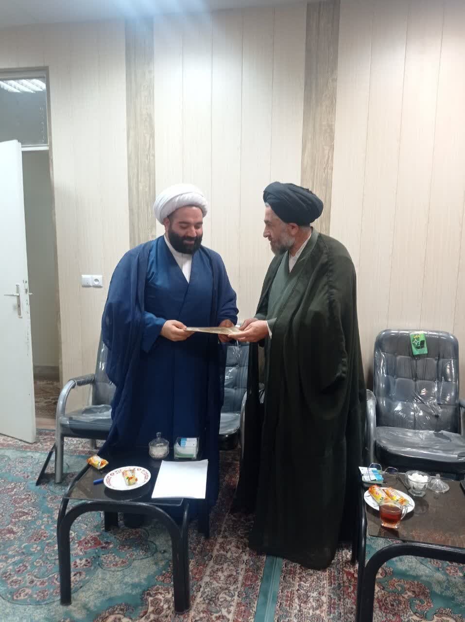 مراسم تکریم و معارفه مسئول دفتر امام جمعه نوش آباد برگزار شد+ عکس