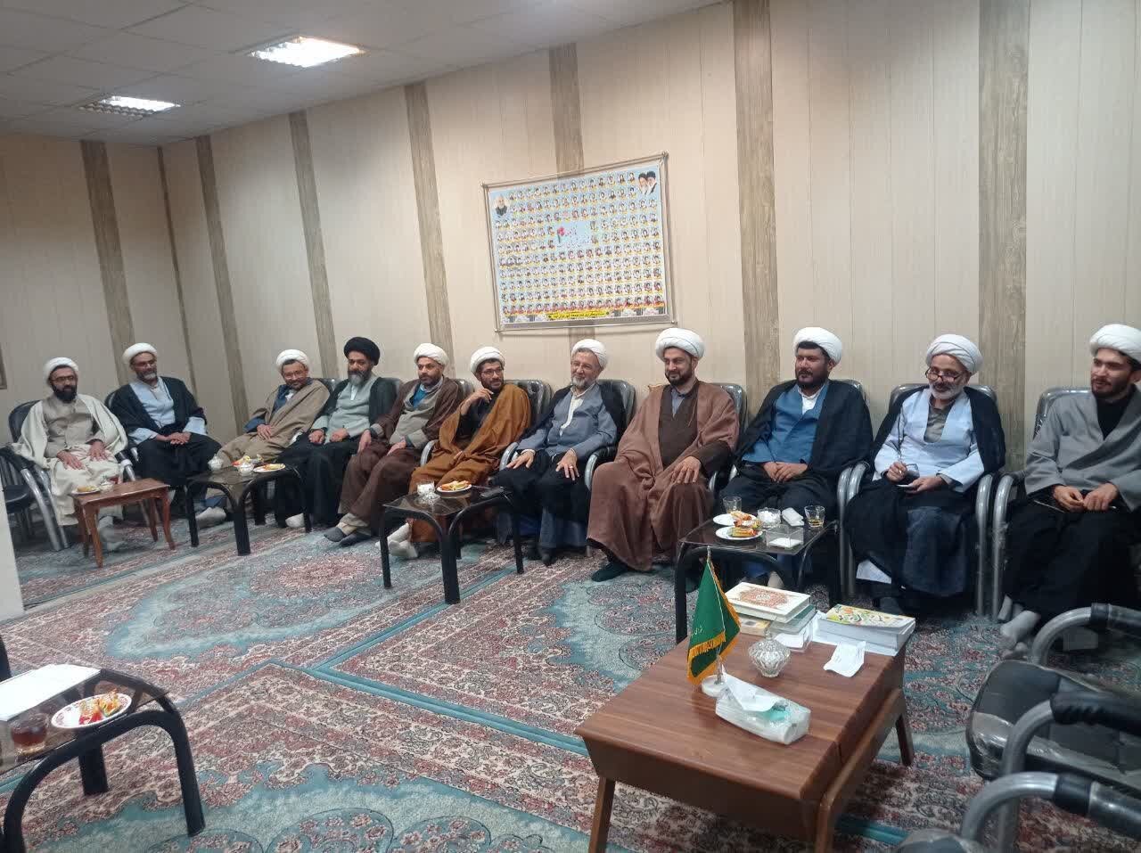 مراسم تکریم و معارفه مسئول دفتر امام جمعه نوش آباد برگزار شد+ عکس