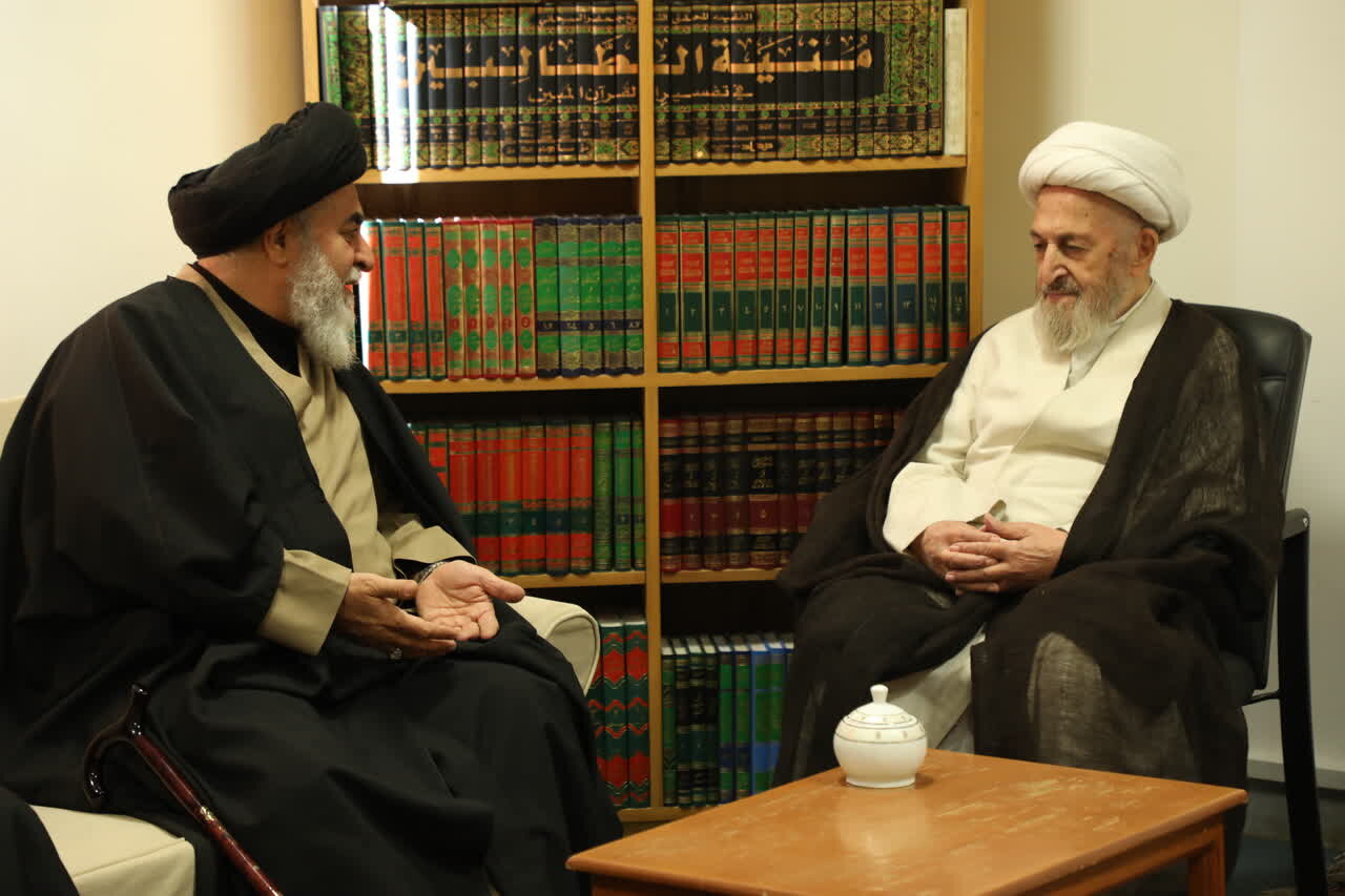 آية الله العظمى السبحاني يحذّر من تحوّل الإسلام إلى "أسطورة" تُنسى مع مرور الزمن