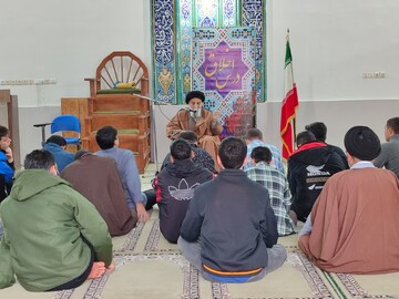 تصاویر/ حضور مدیر و معاونین حوزه علمیه استان همدان در مدرسه علمیه سامن