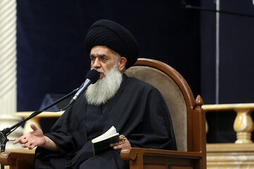 جانبازان و خانواده‌های آنان الگوهای عملی وفاداری و ایثار هستند