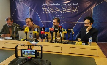 تولید آثار فاخر درباره حضرت رضا(ع) در طول تاریخ/ جنبه های هنری حرم رضوی مورد غفلت بوده است