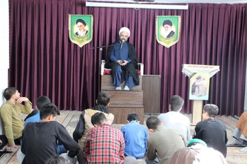 تصاویر/ مراسم درس اخلاق هفتگی در مدرسه علمیه امام صادق (ع) بیجار