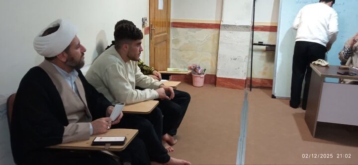 تصاویر/ کارگاه تدریس کتاب "طرح کلی اندیشه اسلامی در قرآن" در مدرسه علمیه امام صادق (ع) قروه