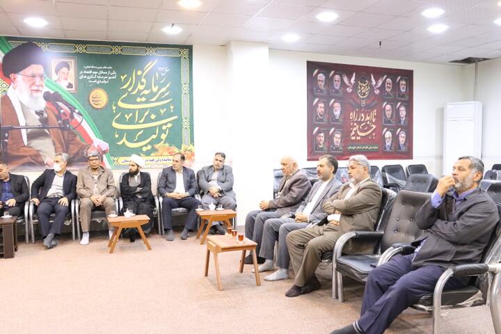 نشست بررسی راهکارهای تقویت هویت ملی در مدارس اهواز