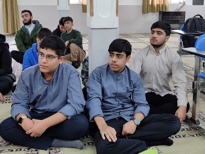 تصاویر / حضور مدیر و معاونین حوزه علمیه استان همدان در مدرسه علمیه سامن