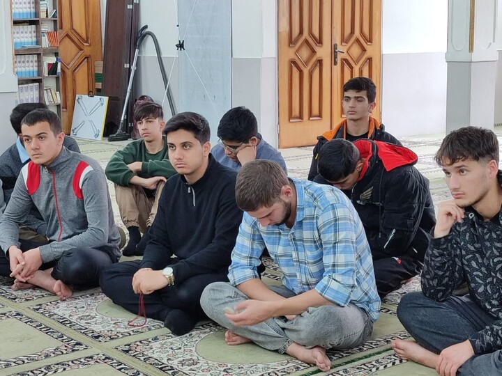 تصاویر / حضور مدیر و معاونین حوزه علمیه استان همدان در مدرسه علمیه سامن