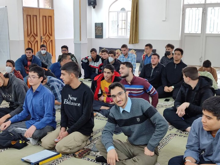 تصاویر / حضور مدیر و معاونین حوزه علمیه استان همدان در مدرسه علمیه سامن