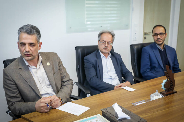 تصاویر / دیدار اعضای اداره کل نوسازی مدارس با نماینده ولی فقیه در استان قزوین