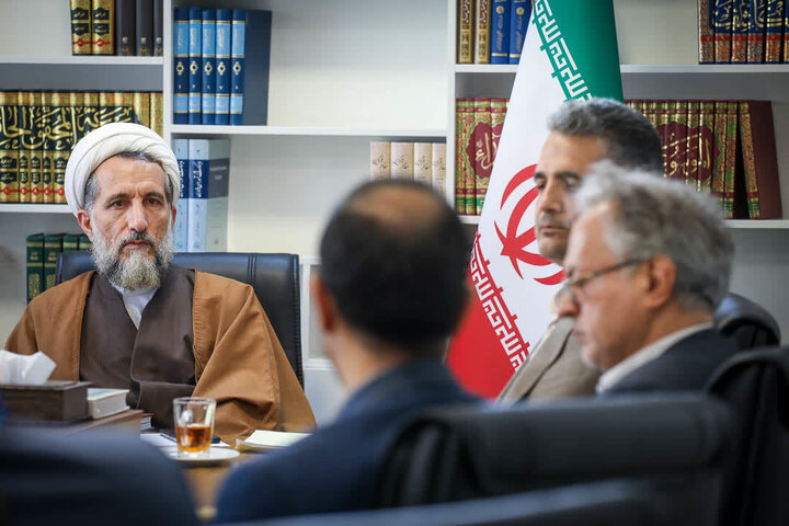 تصاویر / دیدار اعضای اداره کل نوسازی مدارس با نماینده ولی فقیه در استان قزوین