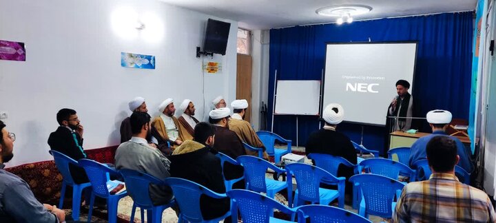 برگزاری «دوره تربیت مربی نهج‌البلاغه»در خمین