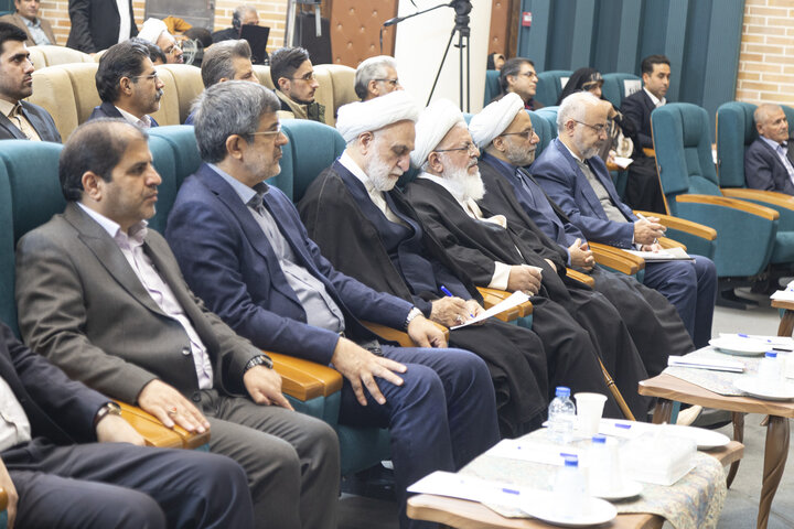 دیدار اقشار مختلف مردم یزد با رئیس قوه قضائیه