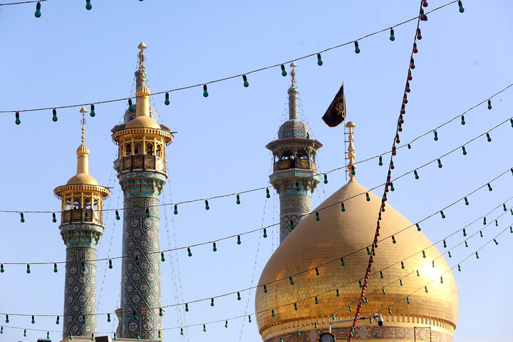 حرم قم در عزای حضرت ام‌البنین(س) سیاهپوش شد