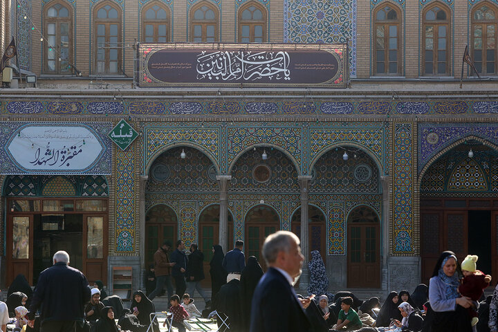 حرم قم در عزای حضرت ام‌البنین(س) سیاهپوش شد + تصاویر