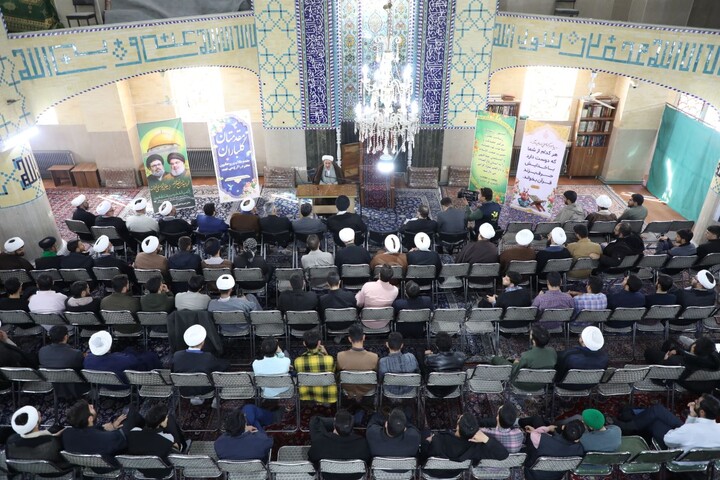 دیدار حجت‌الاسلام والمسلمین علی عبداللهی رئیس حفاظت و اطلاعات قوه قضائیه با اساتید، طلاب و روحانیون حوزه علمیه یزد در مدرسه علمیه مصلی