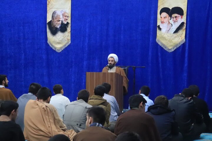 تصاویر/ نشست اخلاقی طلاب مدرسه علمیه امام خامنه ای ارومیه